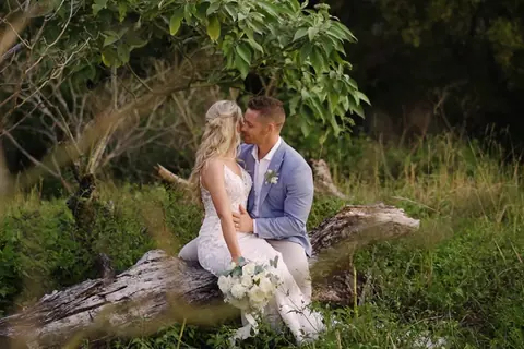 Tasman + Chris wedding film at One Tree Hill by Sean Harman