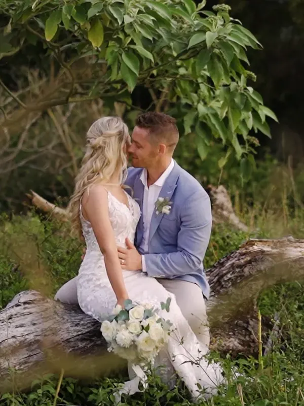 One Tree Hill, Tasman + Chris, wedding film by Sean Harman