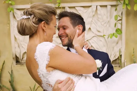 Villa Botanica, Josie + Jonathan, wedding film by Sean Harman
